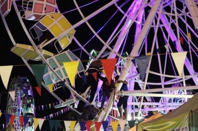 Ngeri! Satu Keluarga dan Balita Jadi Korban Bianglala Terbalik di Pasar Malam