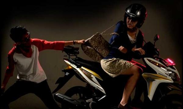 Wanita Ini Gagalkan Jambret di Tiban, Dua Pelaku Babak Belur