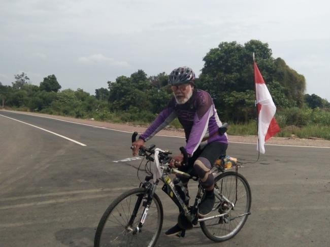 Usia 73 Tahun, Kang Andik Naik Sepeda 60 Ribu Km