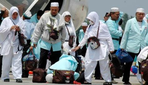 Bandara Pekanbaru Masih Lumpuh, Jemaah Haji Dipulangkan Lewat Laut