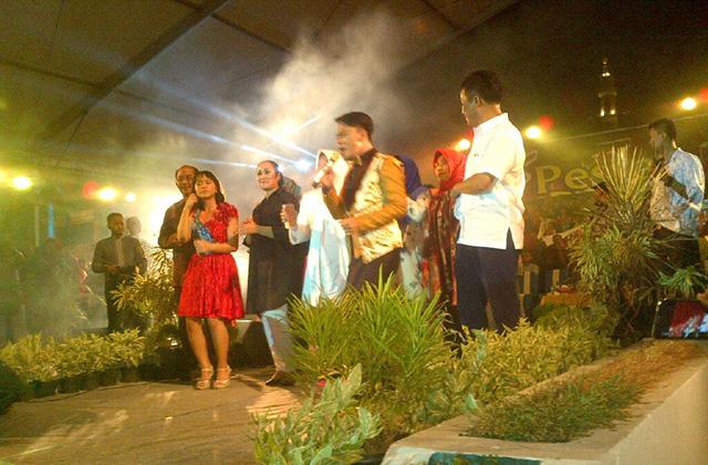 Rudi Malu-malu Diminta Bernyanyi Bersama Danang dan Lesty