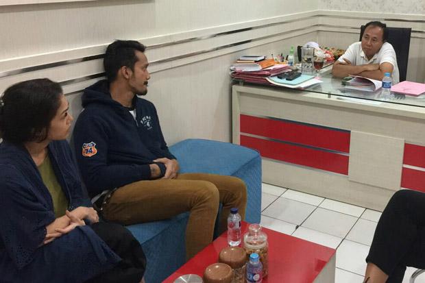 Tora Sudiro dan Mieke Ditangkap, Ini Penampakan di Kantor Polisi