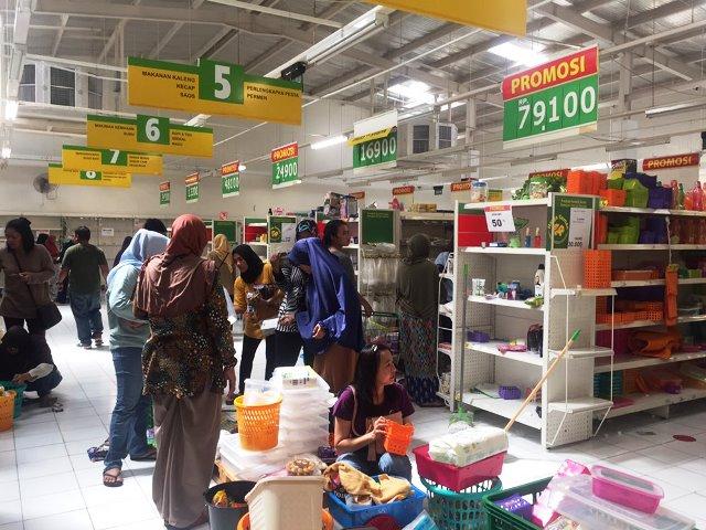 Supermarket Giant Express di Batam Gulung Tikar