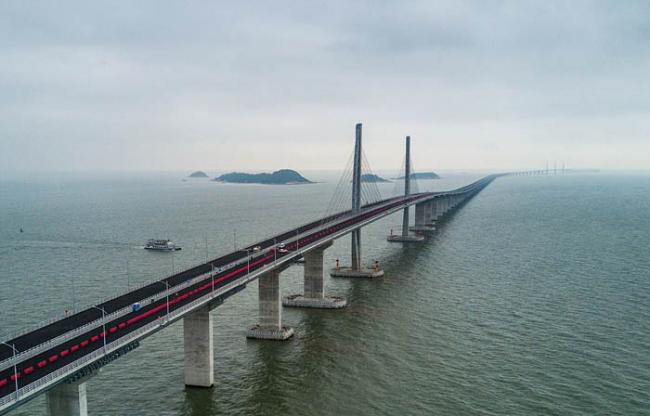 10 Kali Jembatan Suramadu, China Selesaikan Jembatan Laut Terpanjang di Dunia