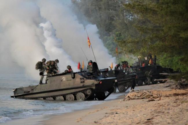 Pasukan Marinir TNI AL Pukul Mundur Musuh di Pantai Todak Dabo Singkep