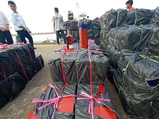 Kapal Penyelundup Mikol Ditegah di Batam, Berikut Isi Muatannya