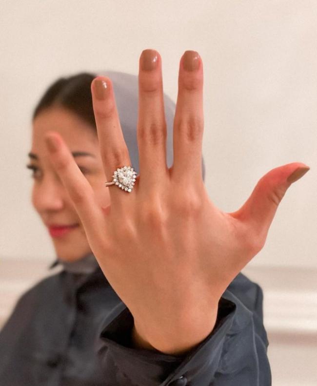 Selamat! Nikita Willy Dilamar Indra Priawan Cucu Pendiri Blue Bird