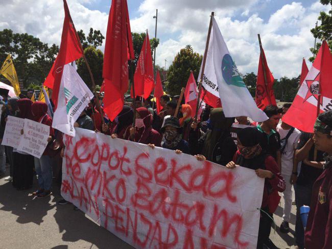 Mahasiswa Demo Minta Sekda Batam Dicopot