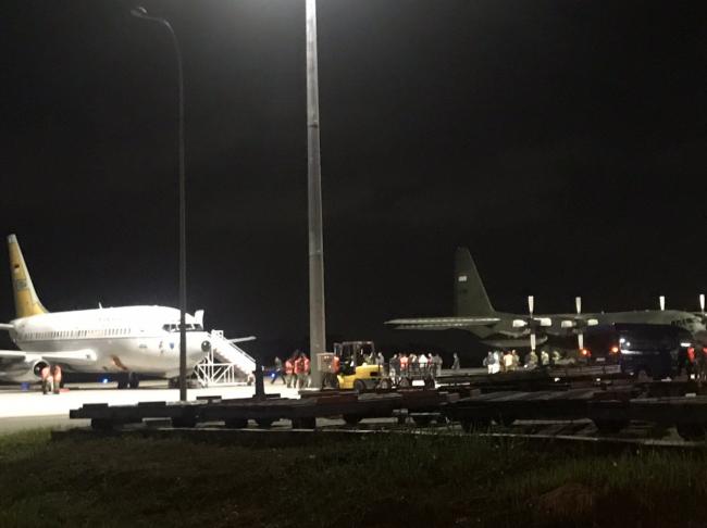 Pesawat Hercules Pengevakuasi WNI dari Batam ke Natuna Mendarat di Hang Nadim