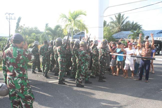 Seorang Tertembak, Pangkalan TNI AL Ranai Digeruduk Massa Bersenjata Tajam