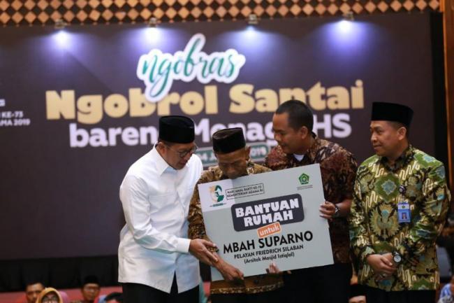66 Tahun Mengabdi di Istiqlal, Mbah Parno Dihadiahi Kemenag Rumah