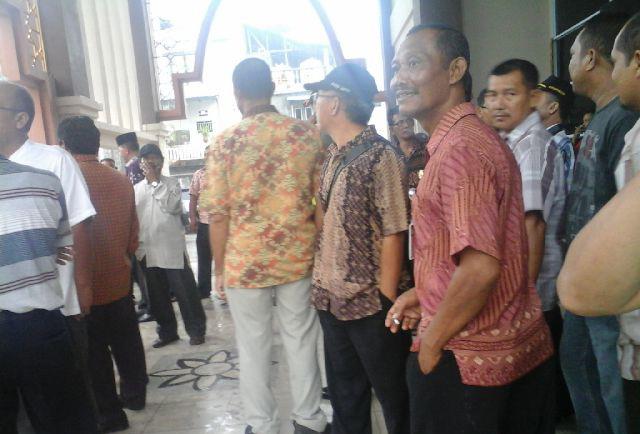Sejumlah Ketua RT: Seharusnya Pemimpin Berikan Contoh Baik