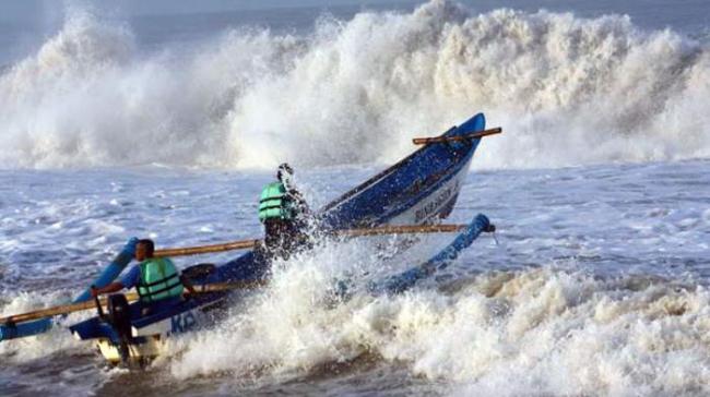 Angin Utara Melanda Batam, Masyarakat Diimbau Tak Melaut