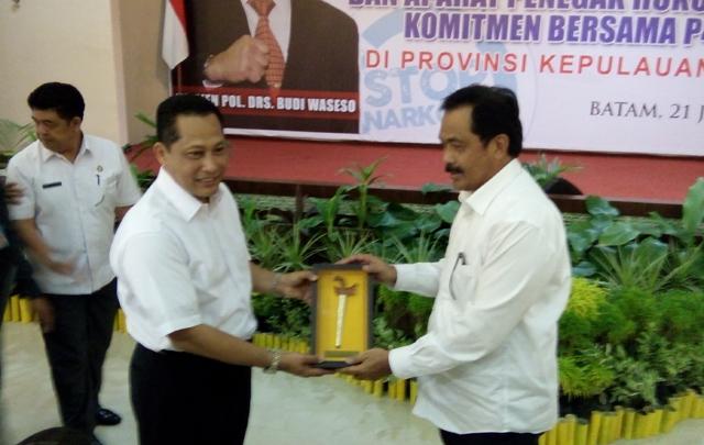 Gubernur Kepri Perintah Walikota dan Bupati Lakukan Tes Urine Seluruh PNS, Berani?