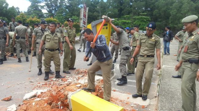 Parkir Berbayar di Tiban Centre, Sekcam Sekupang: Portal Dipasang Lagi Tengah malam