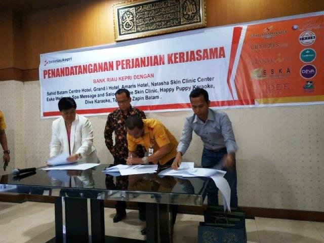 Keuntungan Nasabah Bank Riau Kepri di 10 Merchant Terkemuka Batam