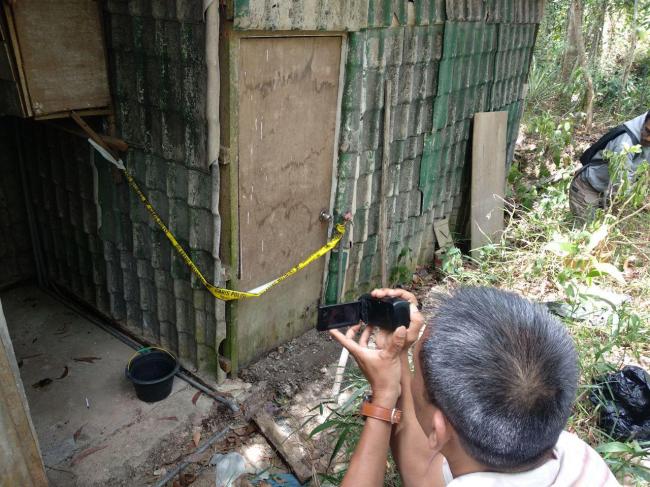 Menyengat, Bau Mayat dari Ruang Septik Tank Rumah Kosong