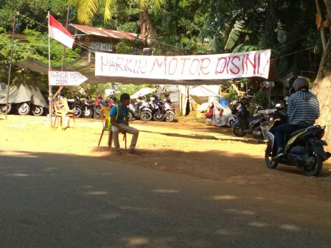 Parkir Liar Depan Pelabuhan Punggur, Siapa yang Bertanggung Jawab?