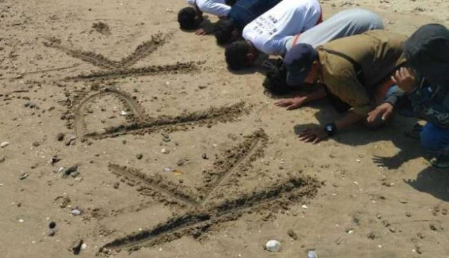 Warga Cilegon Sujud Syukur KPK Tangkap Wali Kota 