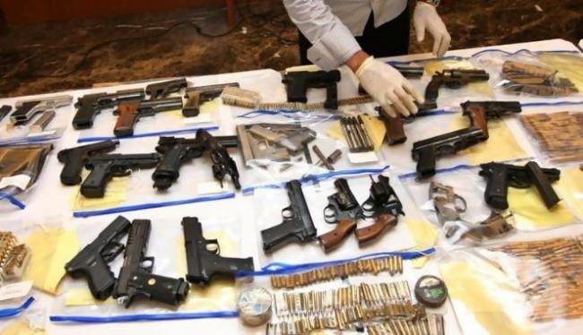  Warga Batu Ampar Serahkan 33 Senpi Rakitan ke Korem Wirabima  