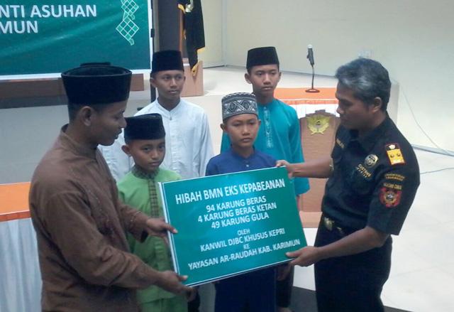 Kanwil DJBC Khusus Kepri Hibahkan Barang Tangkapan ke Panti Asuhan di Karimun