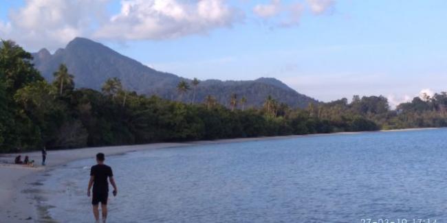 Bahaya Mengintai dari Balik Indahnya Pantai Pasir Panjang Lingga