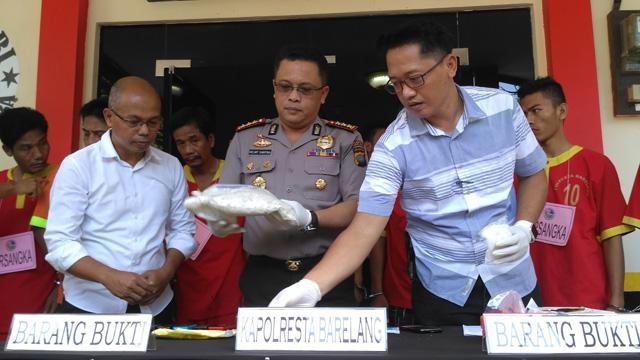 Polisi Tangkap 7 Orang Sindikat Pengedar 1,4 Kg Sabu