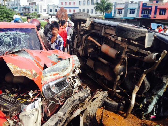 Foto-foto Kecelakaan Horor di Batuaji Batam yang Beredar di Medsos
