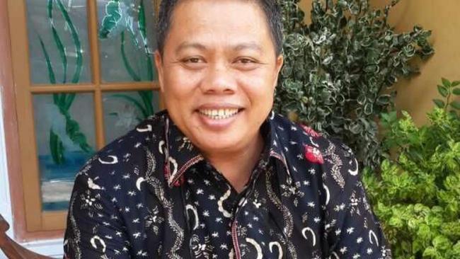 Rektor UMRI Lempar Mahasiswi S3 dengan Draf Disertasi