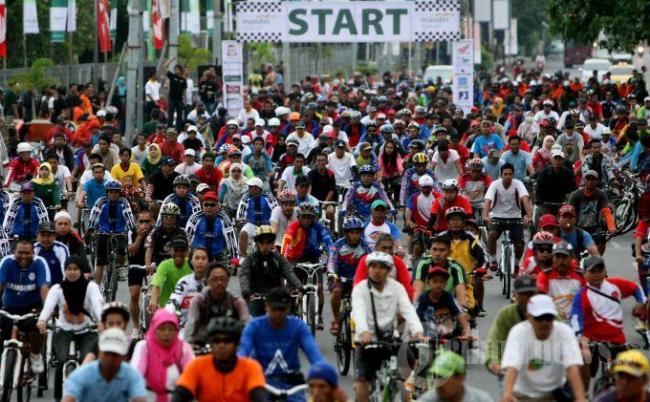 1000 Peserta Padjajaran Fun Bike Diajak Explore Keliling Bandung