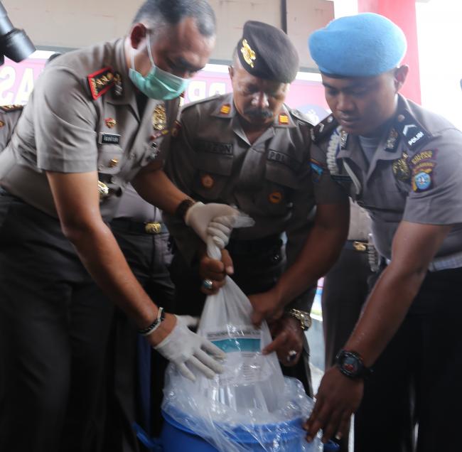Sebanyak 12 Ton Serbuk Flakka Zombie dari India Lewat Batam ke Bintan