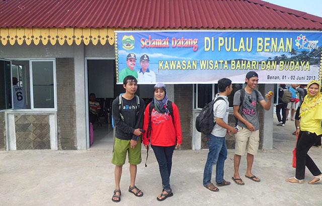 Warga Desa Benan: Bantu Kami Mesin Listrik, Jangan Biarkan Gelap-gelapan