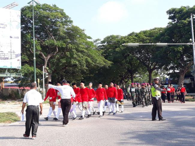 Sebanyak 10.000 Peserta Gerak Jalan Pemko Turun ke Jalan