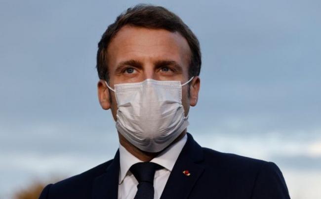 Marah Islam Dihina, Warga Irak Bakar Patung Emmanuel Macron