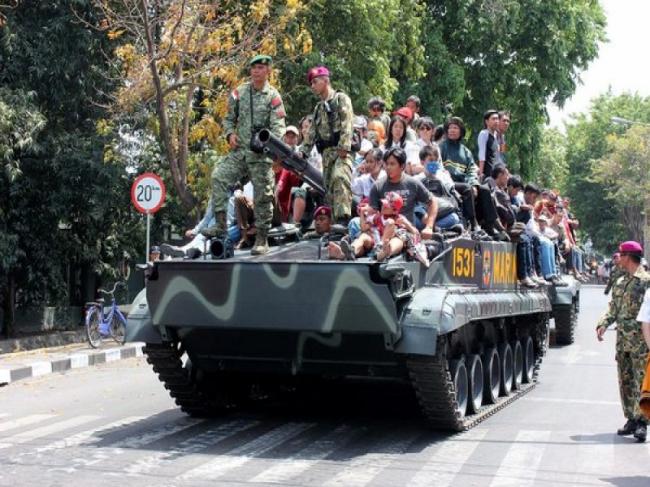 Marinir 10/SBY Pamer Dua Mobil Perang saat Peresmian Lapangan Usman Harun