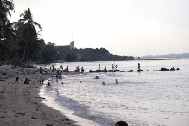Musim Angin Utara, Basarnas Kepri Minta Warga Hati-hati Liburan di Pantai