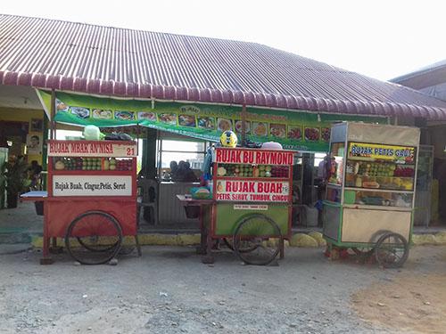 Begini Jeritan Hati Pedagang Rujak yang Terlunta-lunta