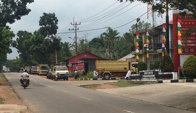 Sopir Lori Tambang Pasir di Bintan Ngeluh Sulitnya Solar Subsidi