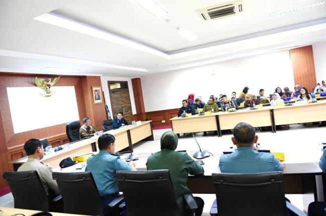 Sekda Kepri Harapkan Kesadaran Warga Ikut Sensus Penduduk Online