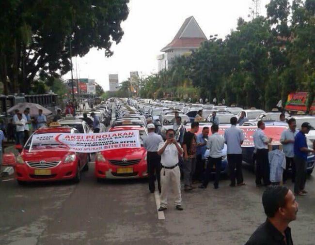 Aturan Taksi Online Hari Ini Mulai Berlaku, Ini Penjelasannya 