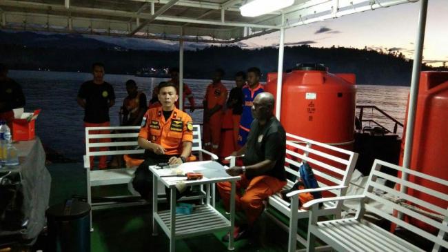 Foto: Magrib Menjelang Malam, Basarnas Hentikan Pencarian Kiatwansyah