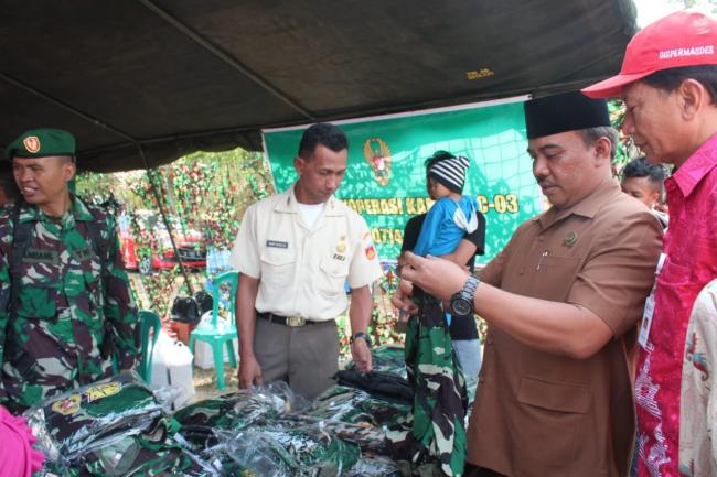 Anggota DPRD Kabupaten Semarang Belanja Atribut TNI