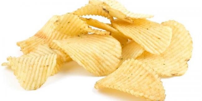Ternyata Inilah Penyebab Kita Sulit Berhenti Mengunyah Keripik Kentang
