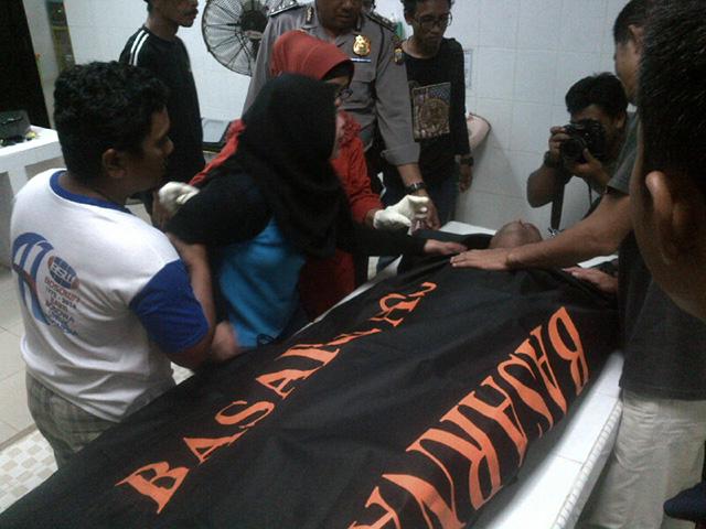 Adik Syok Lihat Jasad Kakak di Kamar Jenazah, Dahlia: Abang, Abang, Bangun Bang...