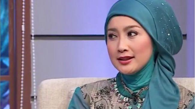 Lama Menjanda, Desy Ratnasari Akhirnya Bisa Rasakan Kembali Keluarga Utuh