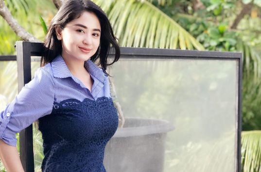 Gara-gara Payudara, Dewi Perssik Somasi Keponakan