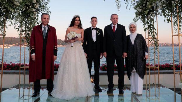 Erdogan Hadiri Pernikahan Pesepakbola Mesut Ozil