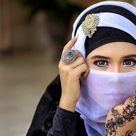 4 Jenis Aksesoris Hijab yang Bikin Cantik