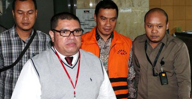 Bupati Rohul Menyerahkan Diri, Eks Ketua DPRD Dijemput KPK