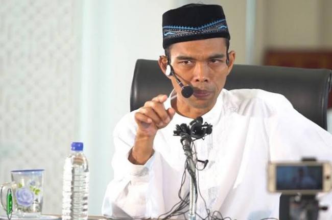 Ustaz Abdul Somad dan Mellya Resmi Bercerai